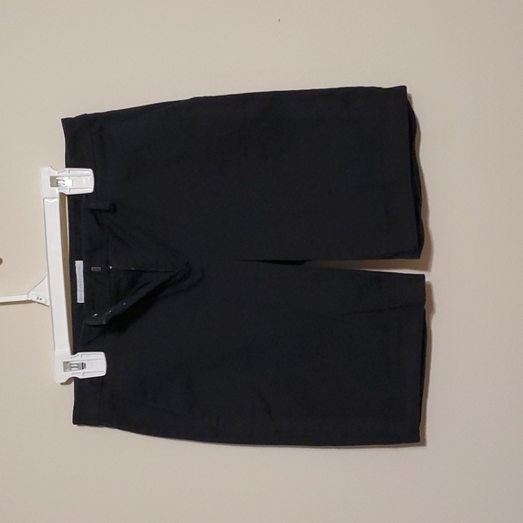New York & Company Pants - New York and Co stretch black shorts with pockets